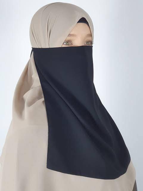 1 Pc Chiffon Plain Women's Round Hijab – lightweight plain chiffon hijab with round cut for full coverage, perfect for daily and formal wear.
