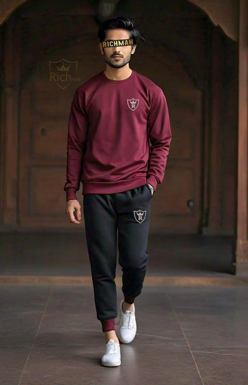 2 Pcs Unisex Fleece Plain Track Suit – Comfortable fleece tracksuit for men and women, ideal for gym, jogging, and casual wear.