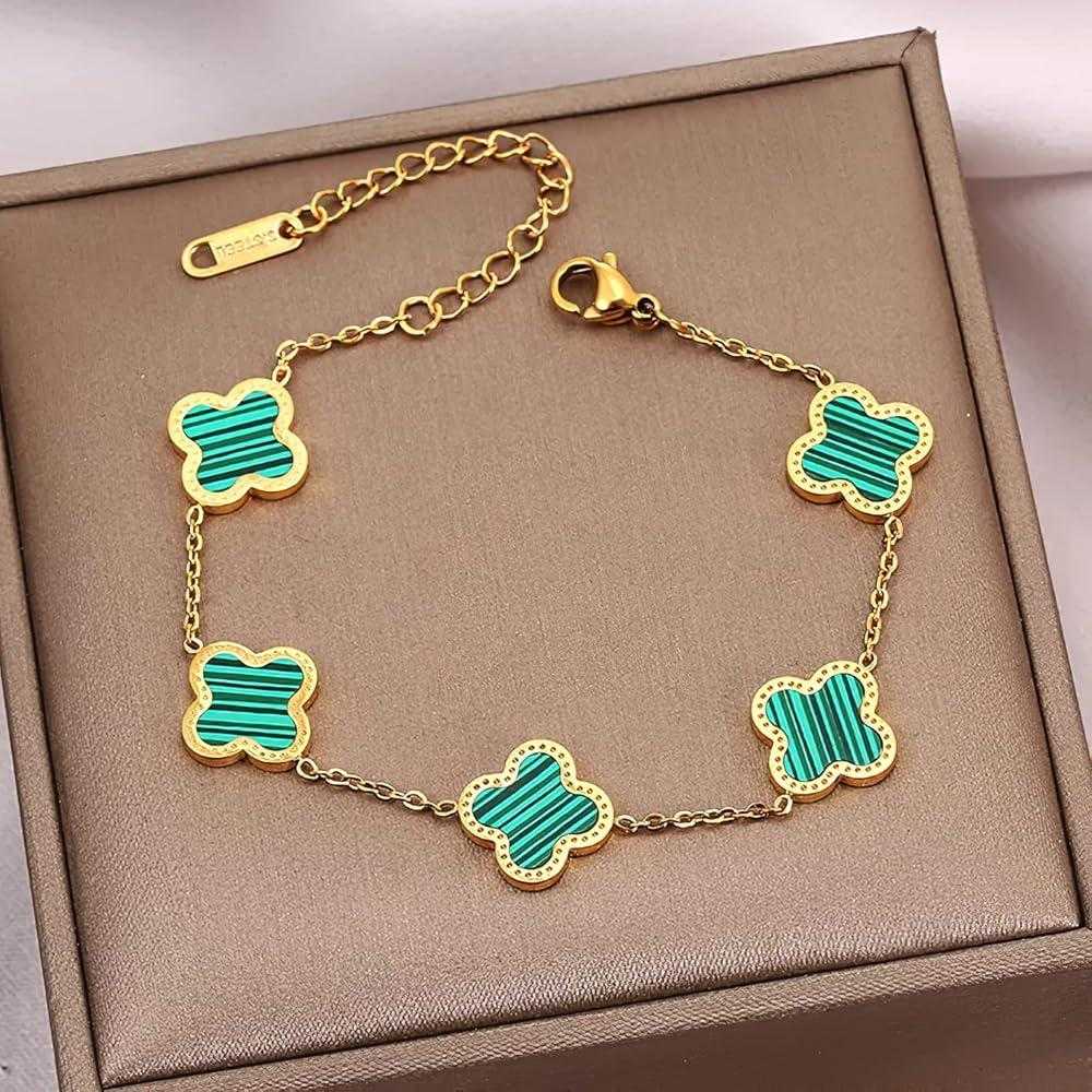 1 Pc Clover Design Gold Plated Chain Bracelet – Elegant & Lucky Charm 910 Rs. Bracelet Bercelet for men & women LuxeLoops LuxeLoops 