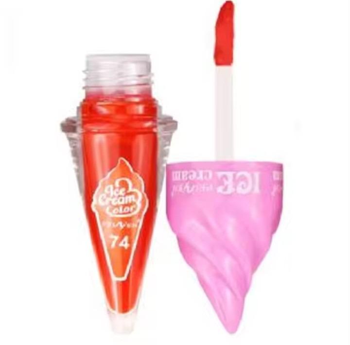 Lip Glaze with glossy finish and moisturizing formula