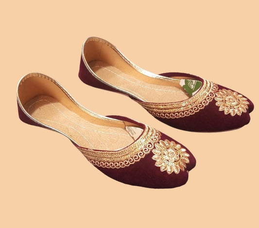 Women’s Velvet Embroidered Fancy Khussa